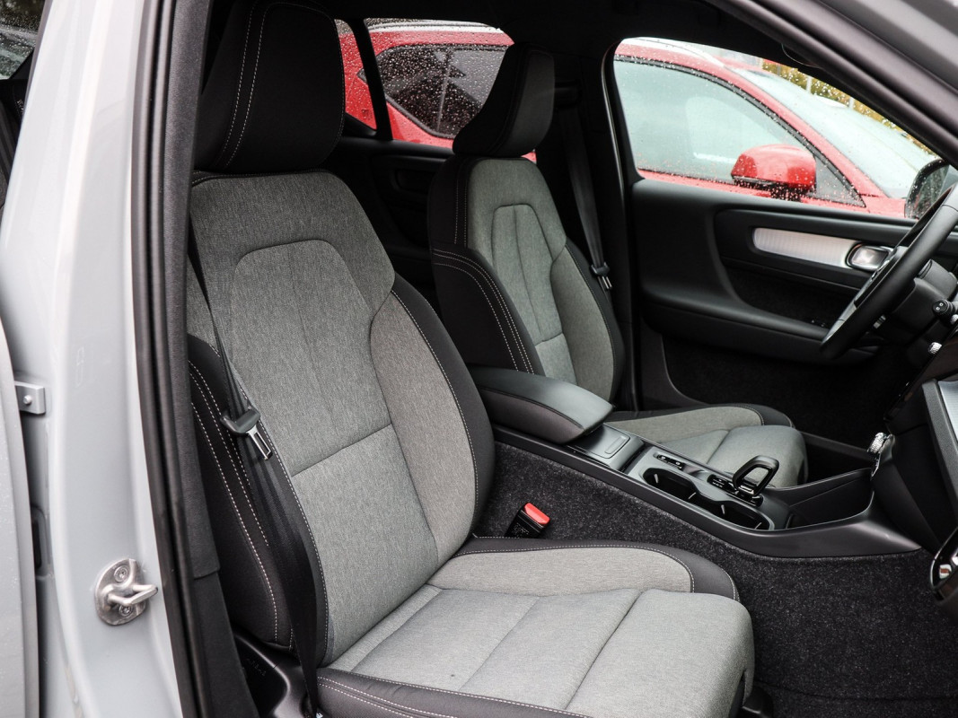 Volvo XC40 B3 (B) - SUV/Off-road - Grau - Gebrauchtwagen - Bild 7