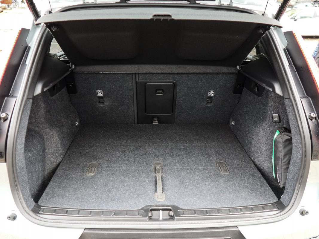 Volvo XC40 B3 (B) - SUV/Off-road - Grau - Gebrauchtwagen - Bild 12