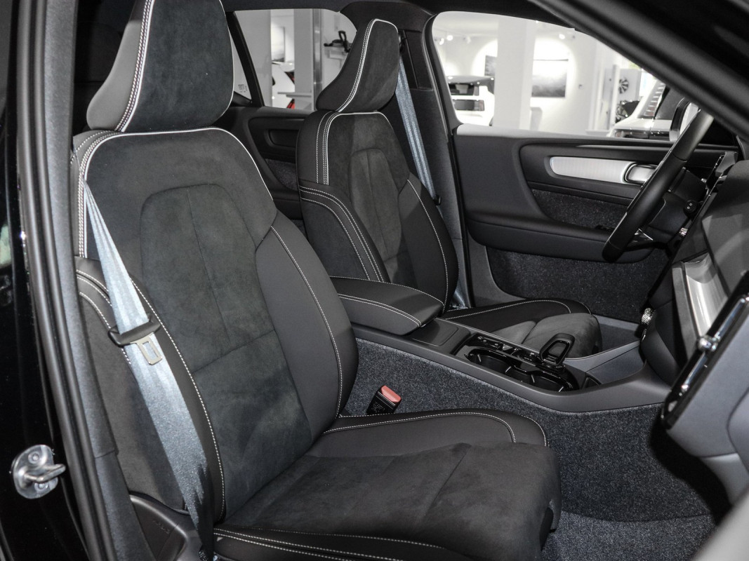 Volvo XC40 B3 (B) - SUV/Off-road - Schwarz - Gebrauchtwagen - Bild 7