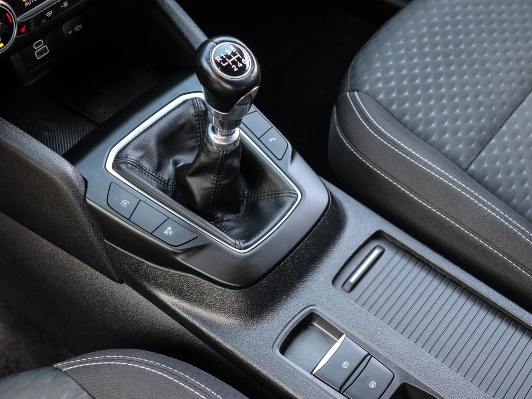 Ford Kuga 1.5 EB - SUV/Off-road - Grau - Gebrauchtwagen - Bild 12