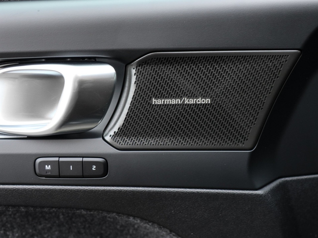 Volvo XC40 B3 (B) - SUV/Off-road - Schwarz - Gebrauchtwagen - Bild 14