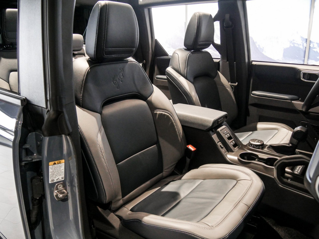 Ford Bronco First Edition - SUV/Off-road - Blau - Tageszulassung - Bild 6