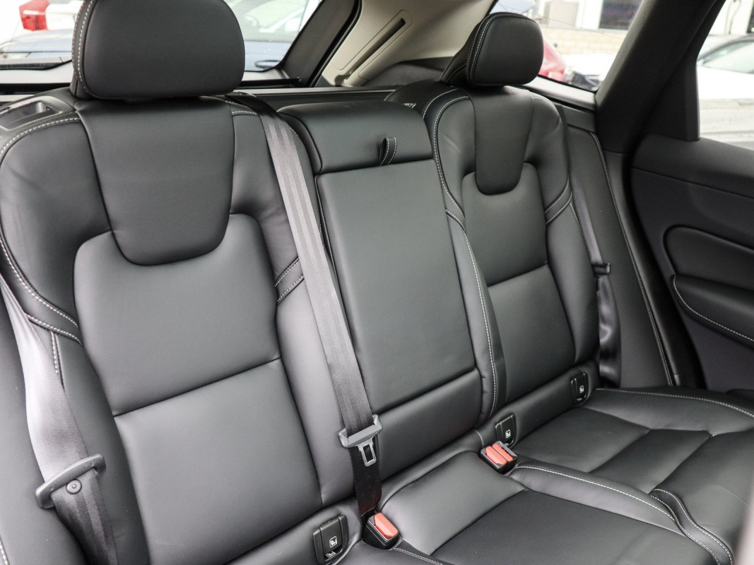 Volvo XC60 T8 Ultra Dark Recharge - SUV/Off-road - Weiss - Gebrauchtwagen - Bild 5