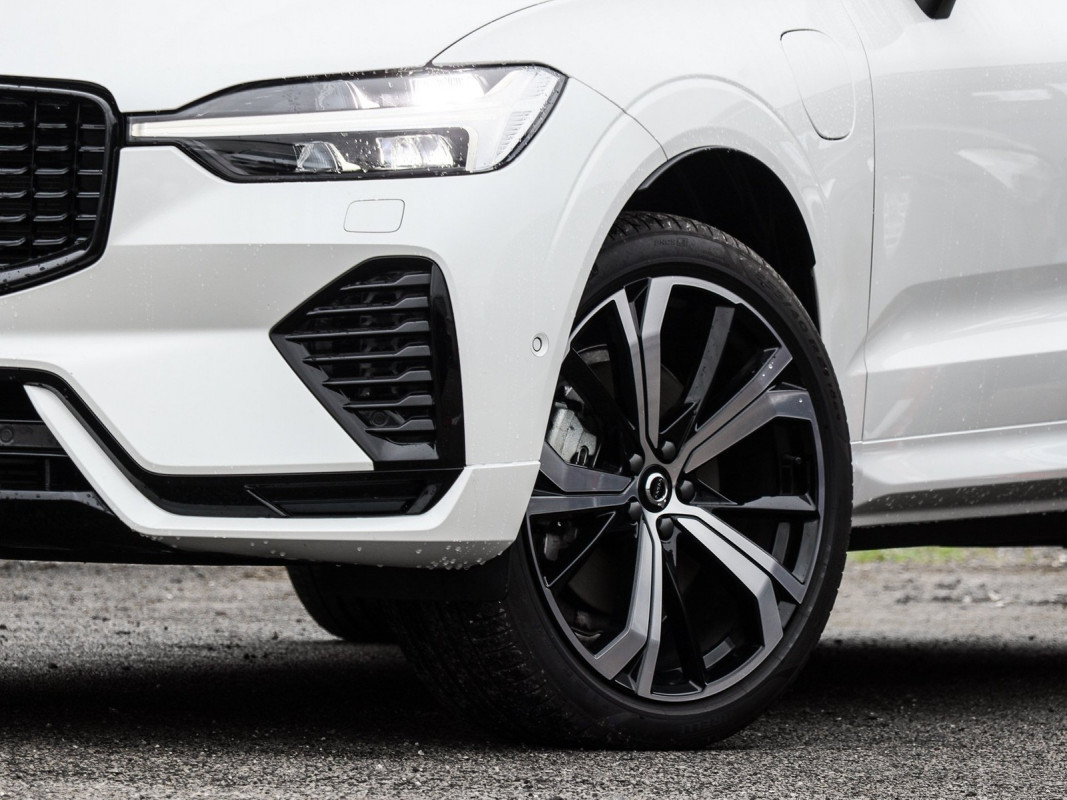 Volvo XC60 T8 Ultra Dark Recharge - SUV/Off-road - Weiss - Gebrauchtwagen - Bild 6