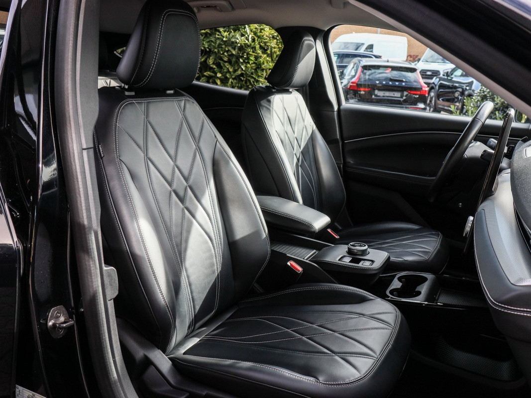 Ford Mustang Mach-E - SUV/Off-road - Schwarz - Gebrauchtwagen - Bild 7