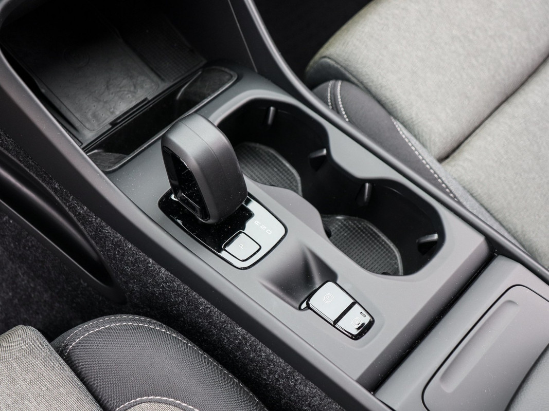 Volvo XC40 B3 (B) - SUV/Off-road - Weiss - Gebrauchtwagen - Bild 11