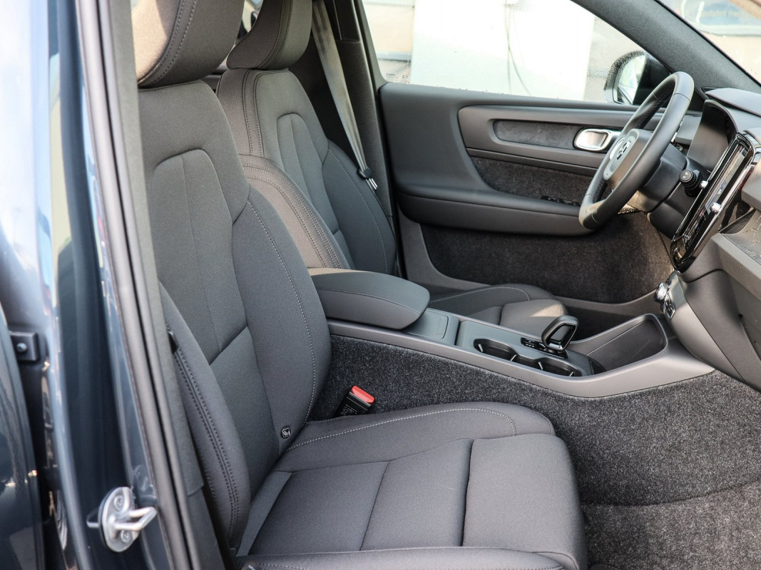 Volvo EX40 Single Motor Extended Range - SUV/Off-road - Blau - Gebrauchtwagen - Bild 7