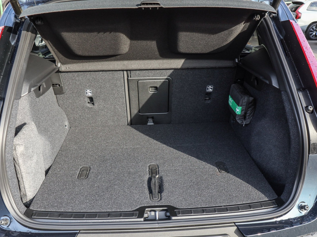 Volvo EX40 Single Motor Extended Range - SUV/Off-road - Blau - Gebrauchtwagen - Bild 12