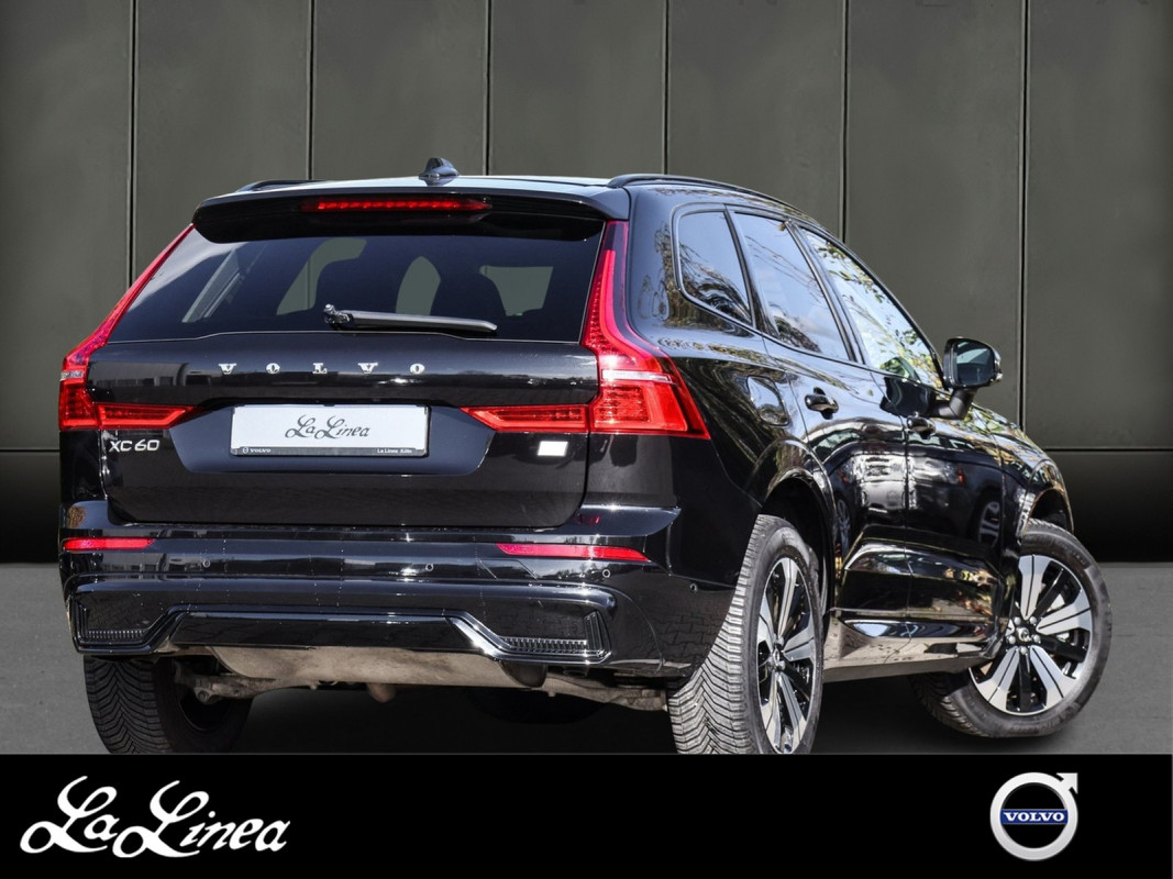 Volvo XC60 T6 AWD Recharge - SUV/Off-road - Schwarz - Gebrauchtwagen - Bild 2