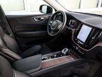 Volvo XC60 T6 AWD Recharge - SUV/Off-road - Grau - Gebrauchtwagen - Bild 3