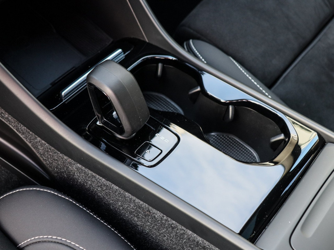 Volvo C40 Ultimate Recharge - SUV/Off-road - Blau - Gebrauchtwagen - Bild 10