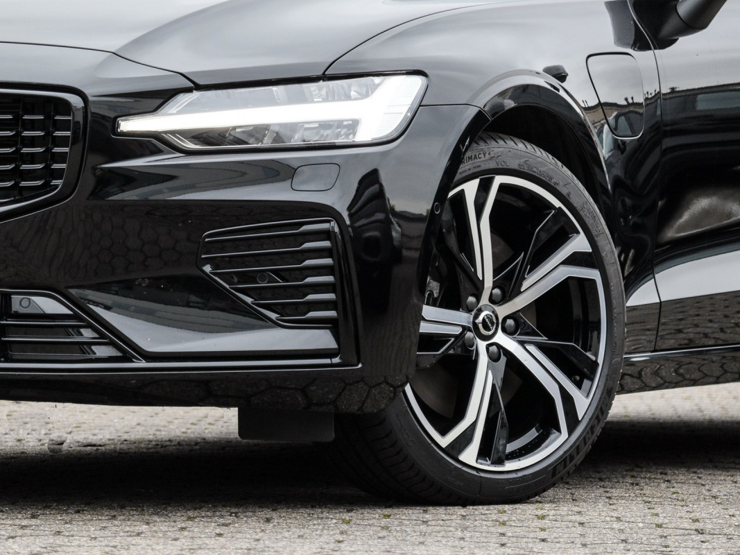 Volvo V60 Plug-In Hybrid AWD - Kombi - Schwarz - Gebrauchtwagen - Bild 6