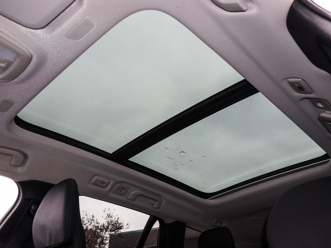 Volvo V60 Plug-In Hybrid AWD - Kombi - Schwarz - Gebrauchtwagen - Bild 13