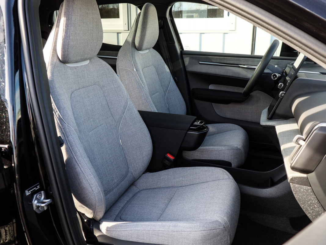 Volvo EX30 Ultra ext. Range 20" - SUV/Off-road - Schwarz - Neuwagen - Bild 6
