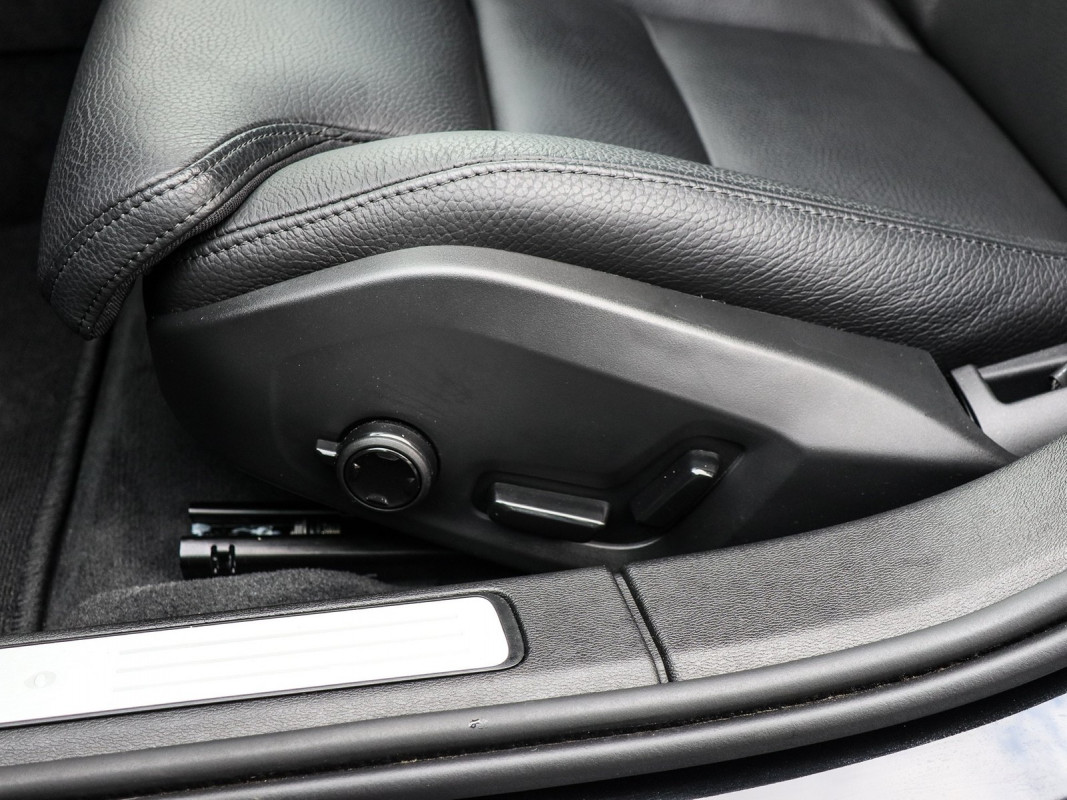 Volvo V60 T6 Recharge AWD - Kombi - Schwarz - Gebrauchtwagen - Bild 14