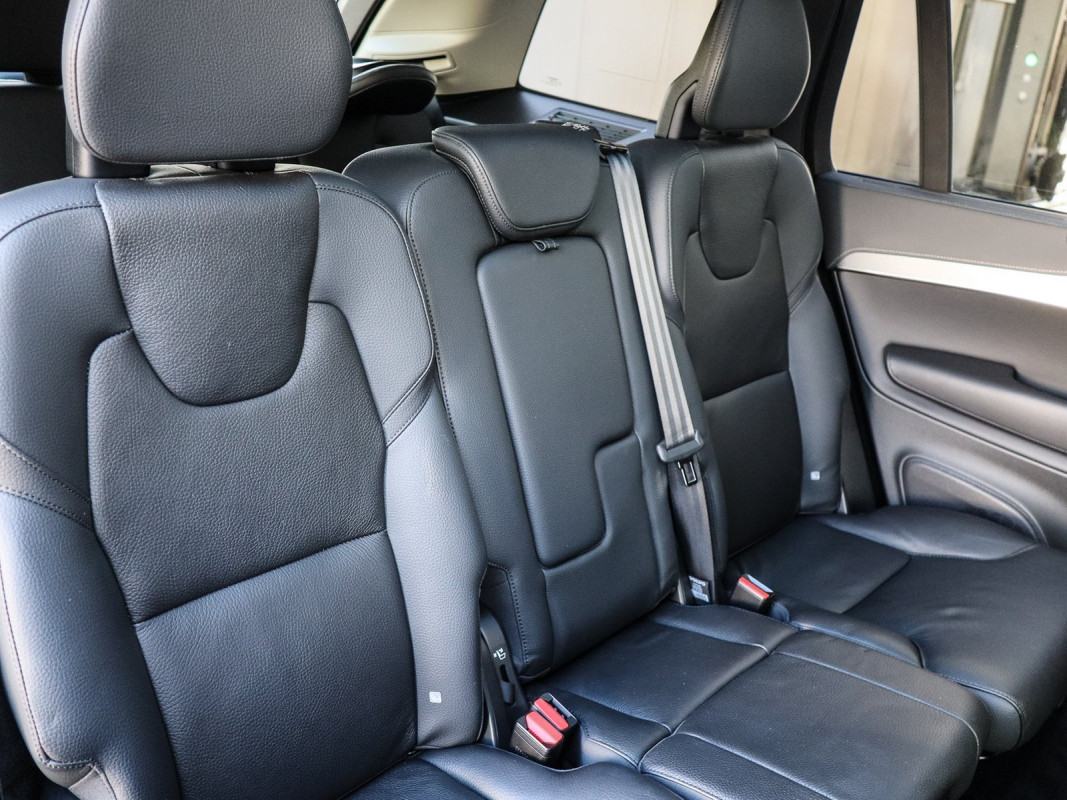 Volvo XC90 T8 AWD Plus Dark - SUV/Off-road - Schwarz - Gebrauchtwagen - Bild 5