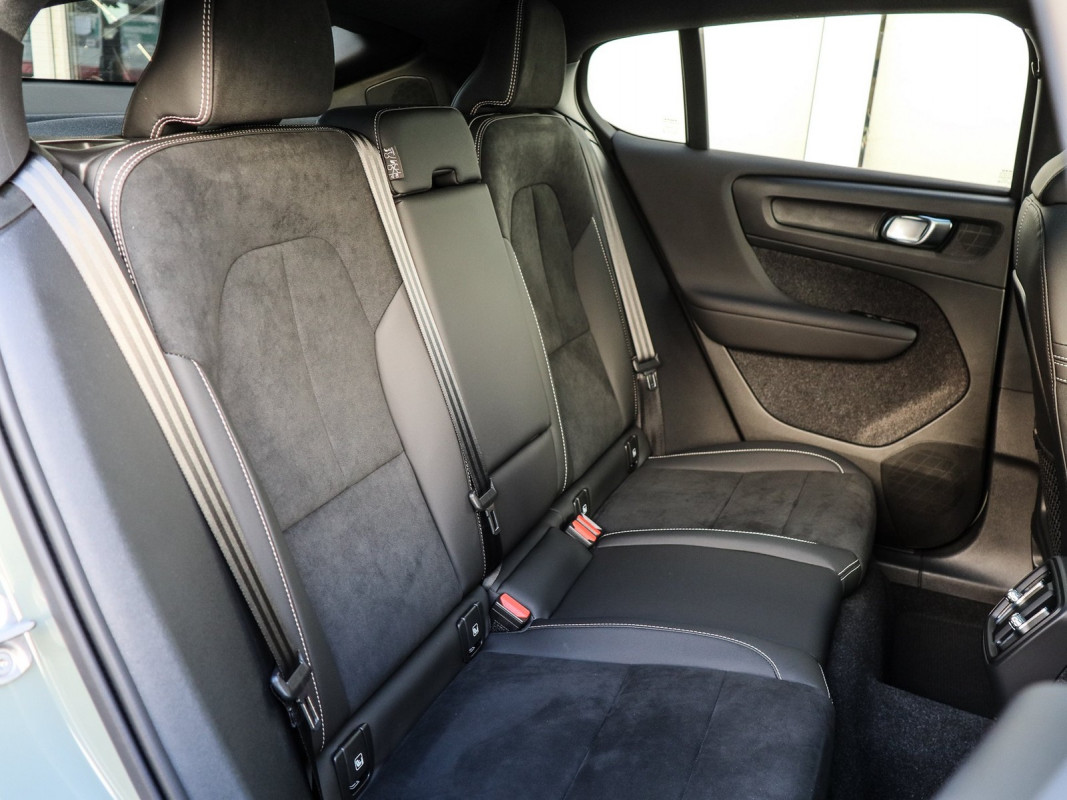 Volvo C40 Ultimate - SUV/Off-road - Grün - Gebrauchtwagen - Bild 5