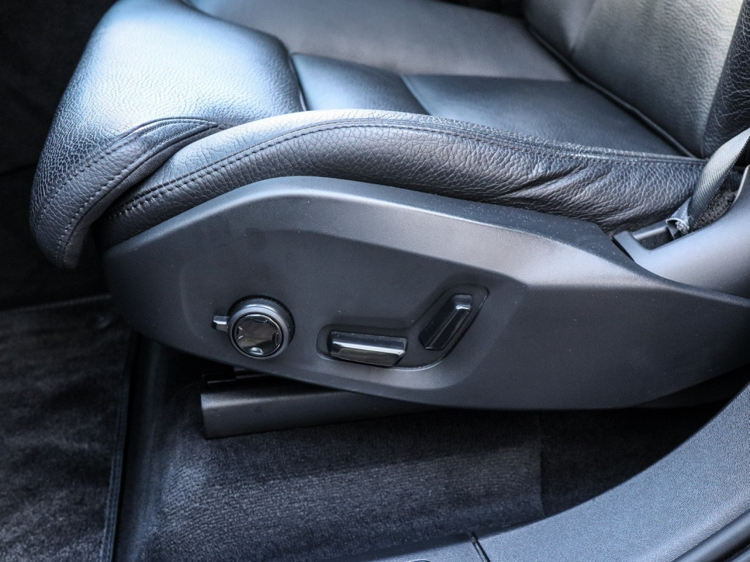 Volvo XC90 T8 AWD Plus Dark - SUV/Off-road - Schwarz - Gebrauchtwagen - Bild 15