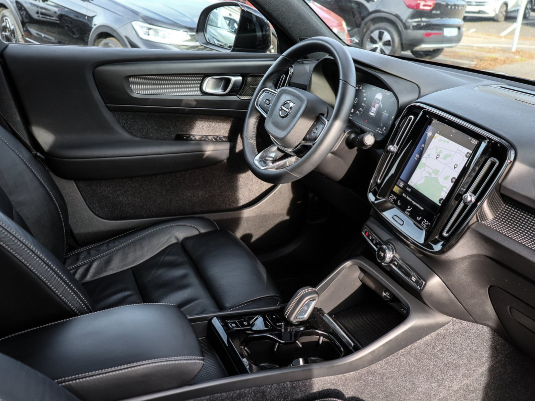 Volvo XC40 T5 - SUV/Off-road - Schwarz - Gebrauchtwagen - Bild 3