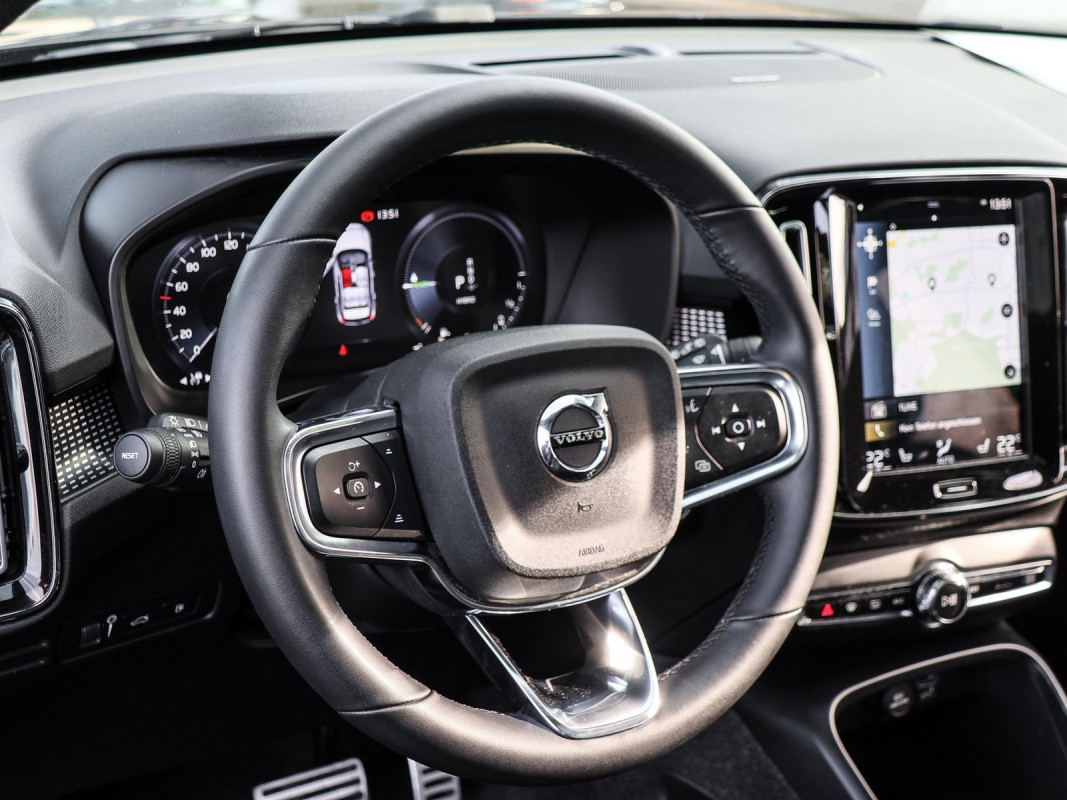 Volvo XC40 T5 - SUV/Off-road - Schwarz - Gebrauchtwagen - Bild 10