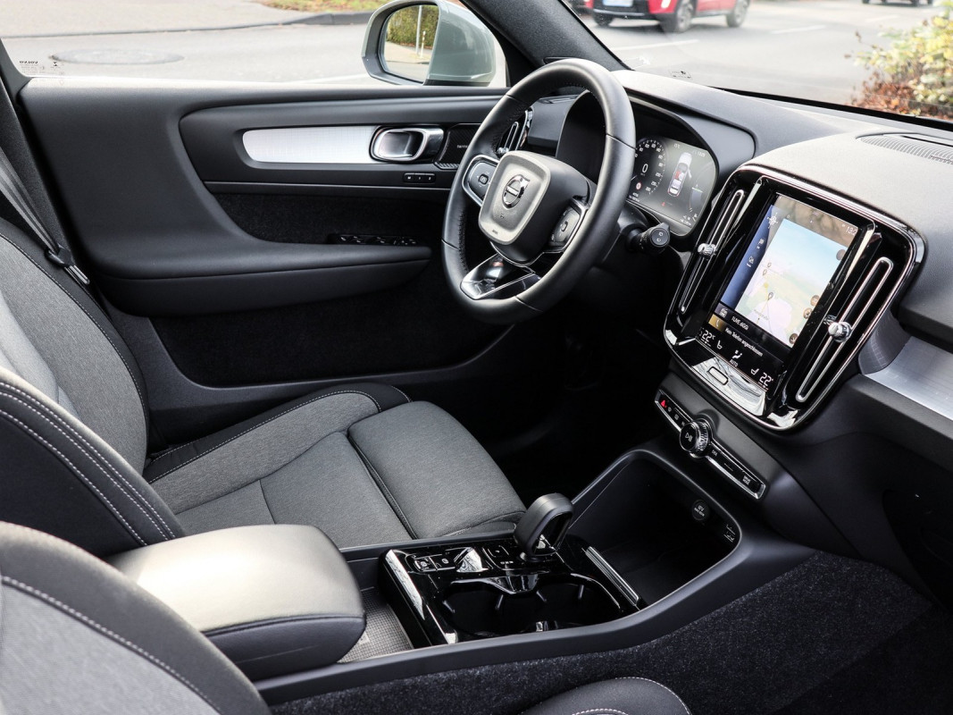 Volvo XC40 T4 - SUV/Off-road - Grün - Gebrauchtwagen - Bild 3