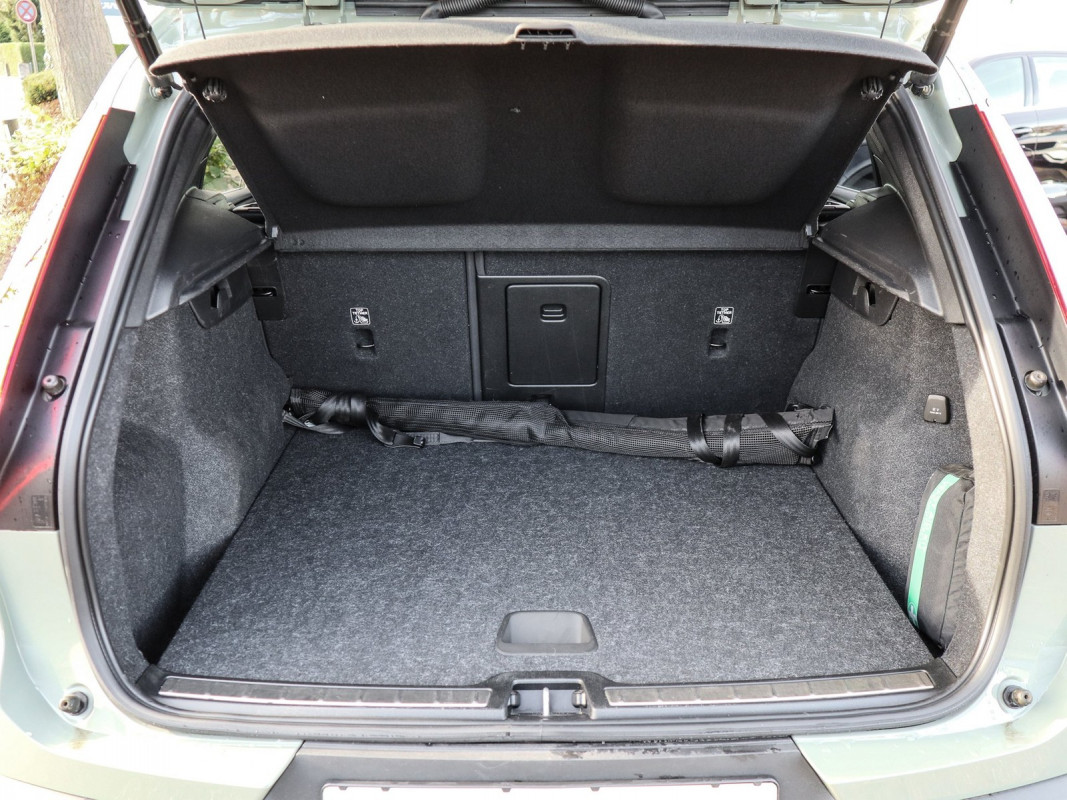 Volvo XC40 T4 - SUV/Off-road - Grün - Gebrauchtwagen - Bild 12
