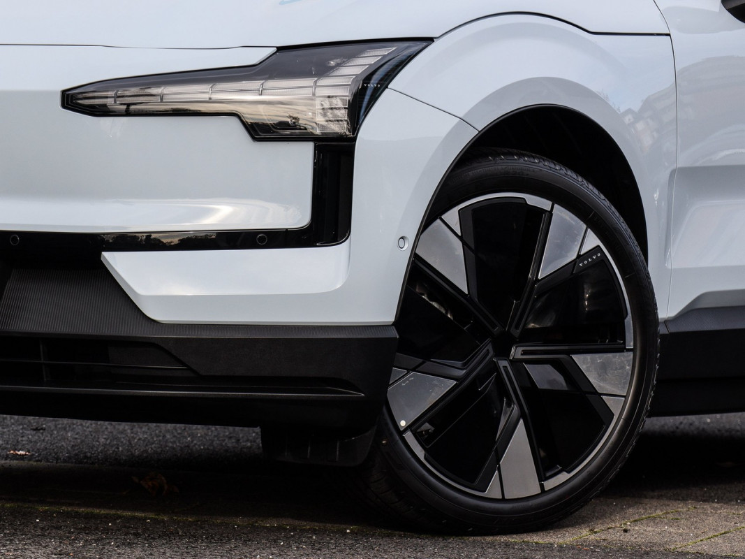 Volvo EX30 Twin Performance - SUV/Off-road - Blau - Gebrauchtwagen - Bild 6