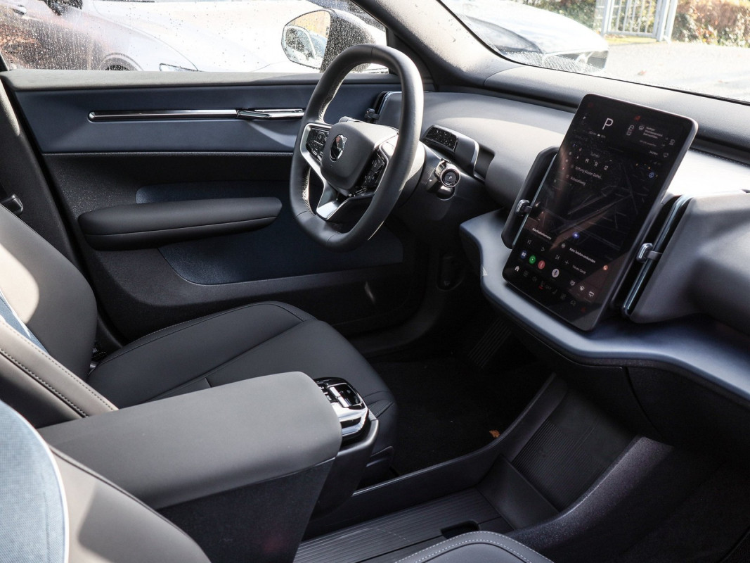 Volvo EX30 Single Ext. Range - SUV/Off-road - Schwarz - Gebrauchtwagen - Bild 3