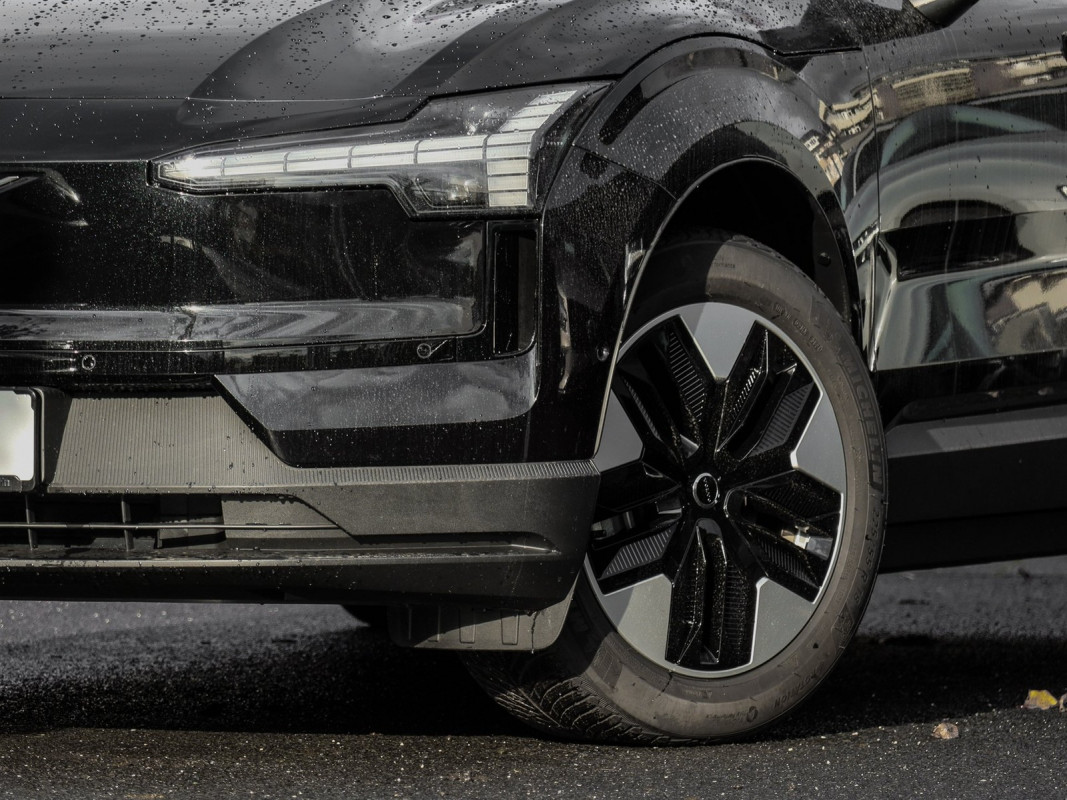 Volvo EX30 Single Ext. Range - SUV/Off-road - Schwarz - Gebrauchtwagen - Bild 6