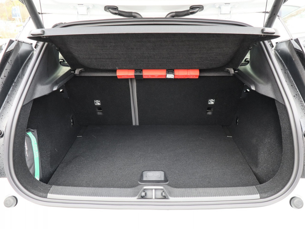 Volvo EX30 Twin Motor Performance - SUV/Off-road - Weiss - Gebrauchtwagen - Bild 11