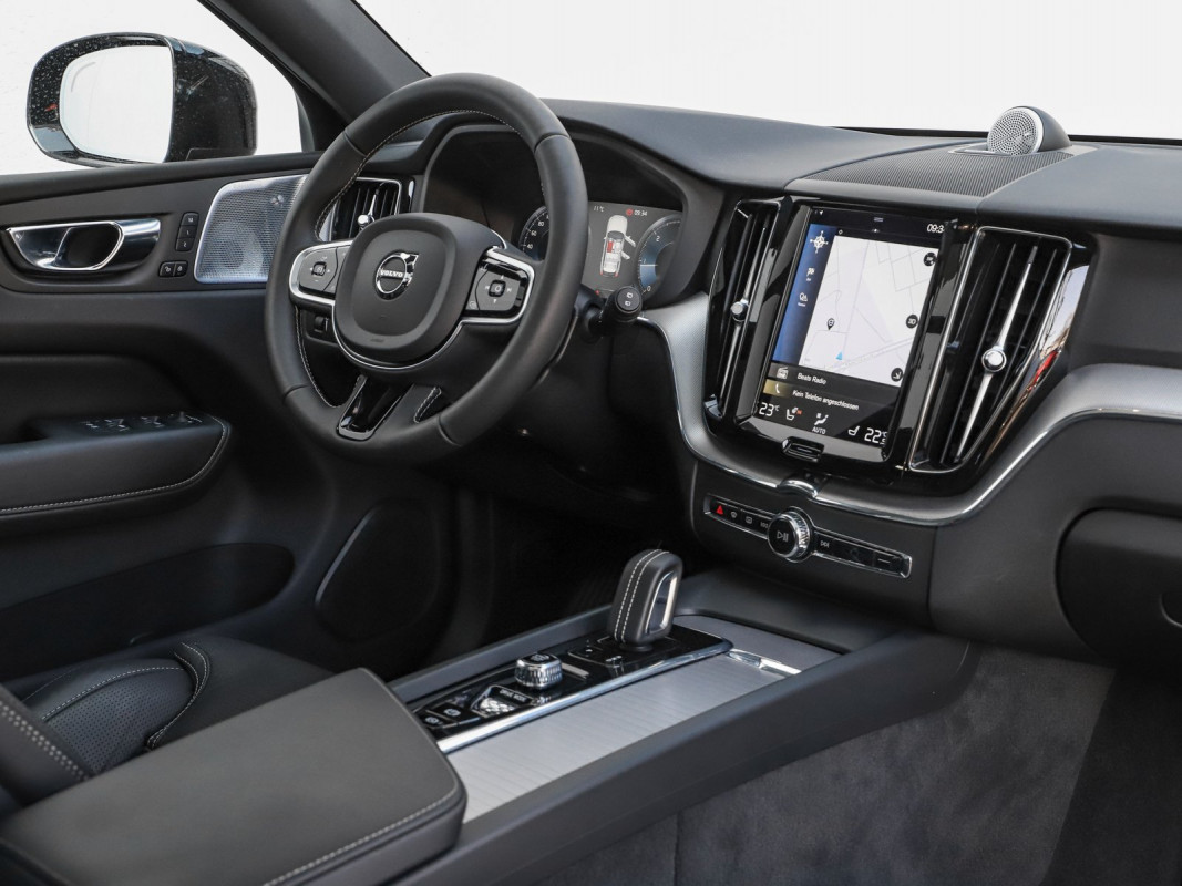 Volvo XC60 B4 (D) AWD - SUV/Off-road - Schwarz - Gebrauchtwagen - Bild 3