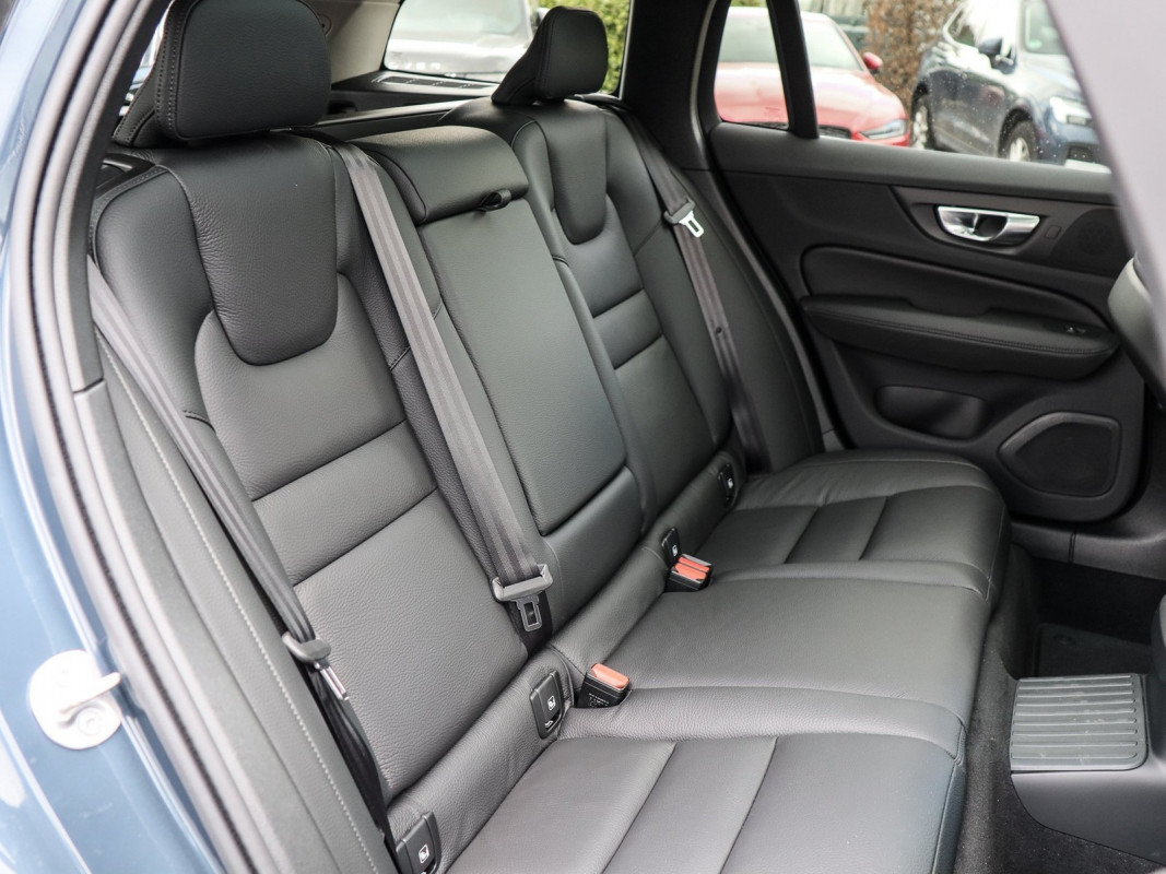 Volvo V60 T6 Plus Bright - Kombi - Blau - Gebrauchtwagen - Bild 5