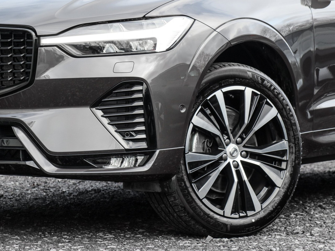 Volvo XC60 B4 (B) - SUV/Off-road - Grau - Gebrauchtwagen - Bild 6