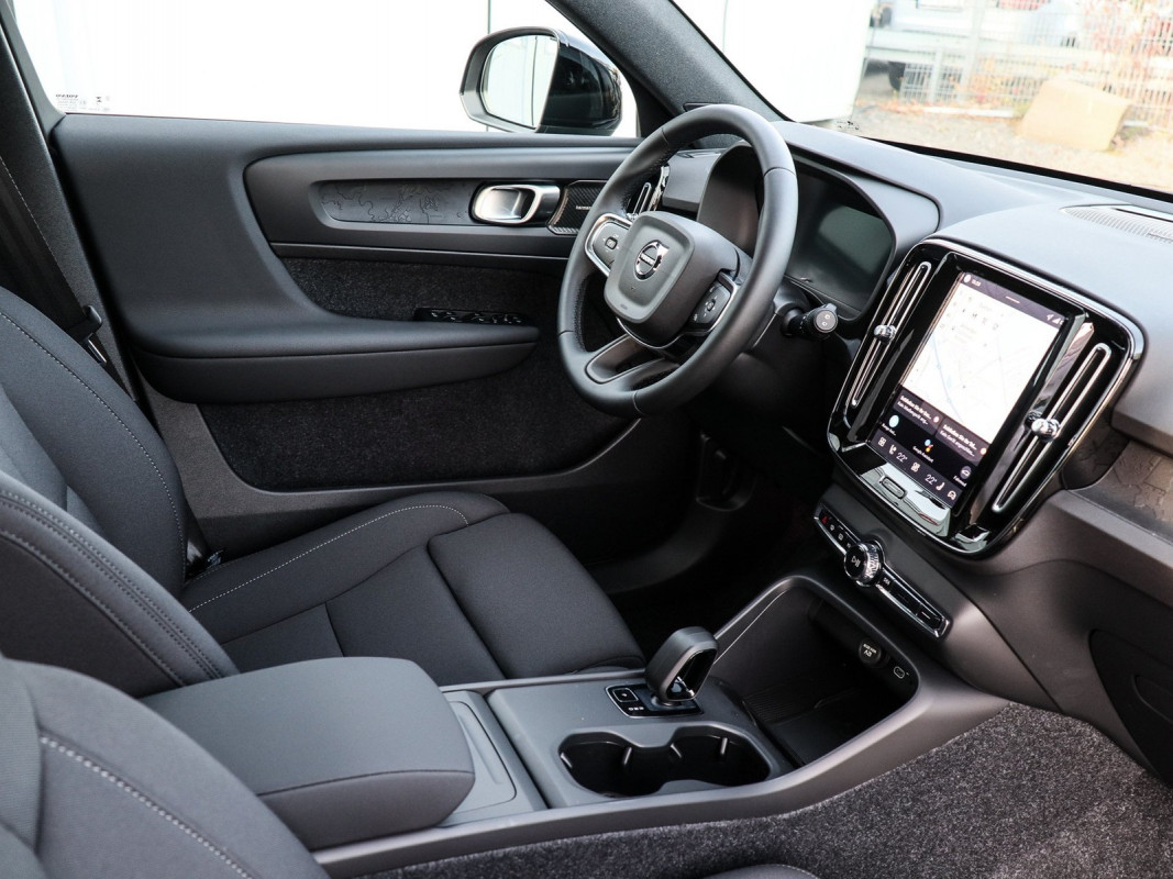 Volvo EX40 Plus Extended Range - SUV/Off-road - Grün - Gebrauchtwagen - Bild 3