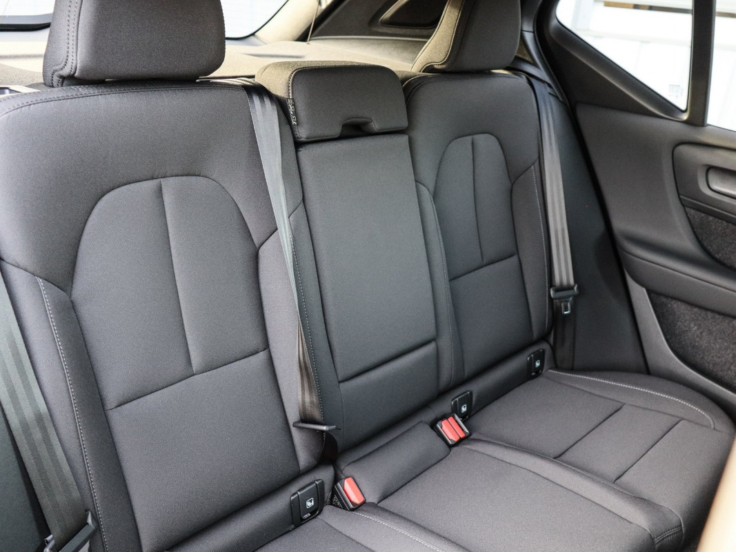 Volvo EX40 Plus Extended Range - SUV/Off-road - Grün - Gebrauchtwagen - Bild 5