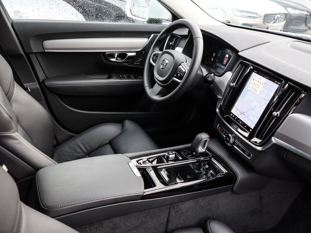 Volvo V90 T6 Recharge AWD - Kombi - Weiss - Gebrauchtwagen - Bild 3