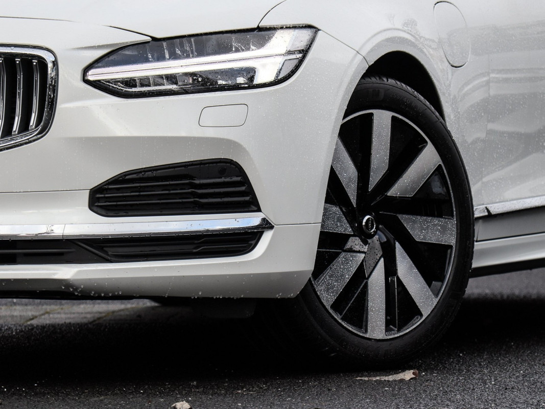 Volvo V90 T6 Recharge AWD - Kombi - Weiss - Gebrauchtwagen - Bild 6