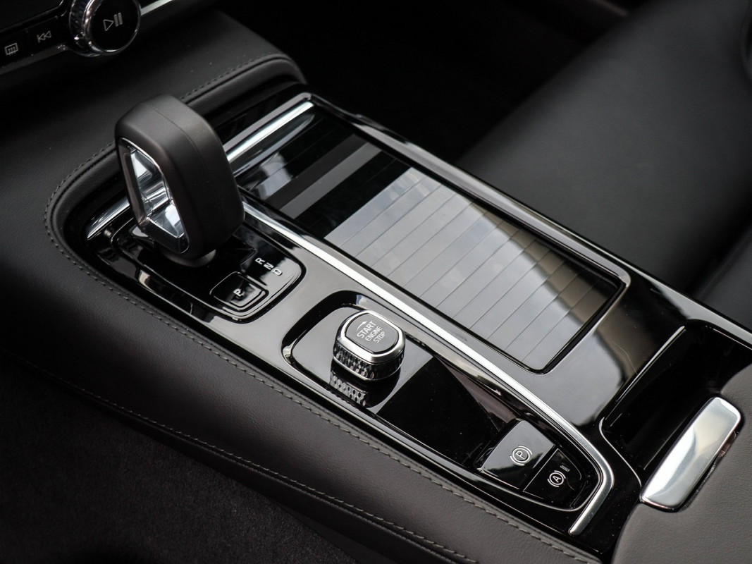 Volvo V90 T6 Recharge AWD - Kombi - Weiss - Gebrauchtwagen - Bild 11