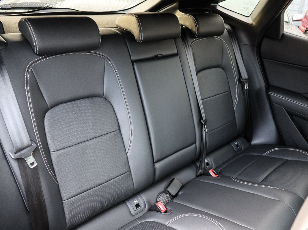 Jaguar E-PACE - SUV/Off-road - Grau - Gebrauchtwagen - Bild 4