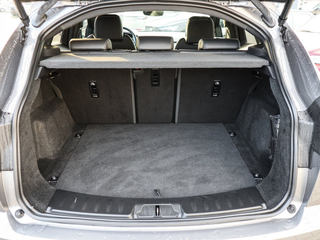 Jaguar E-PACE - SUV/Off-road - Grau - Gebrauchtwagen - Bild 10