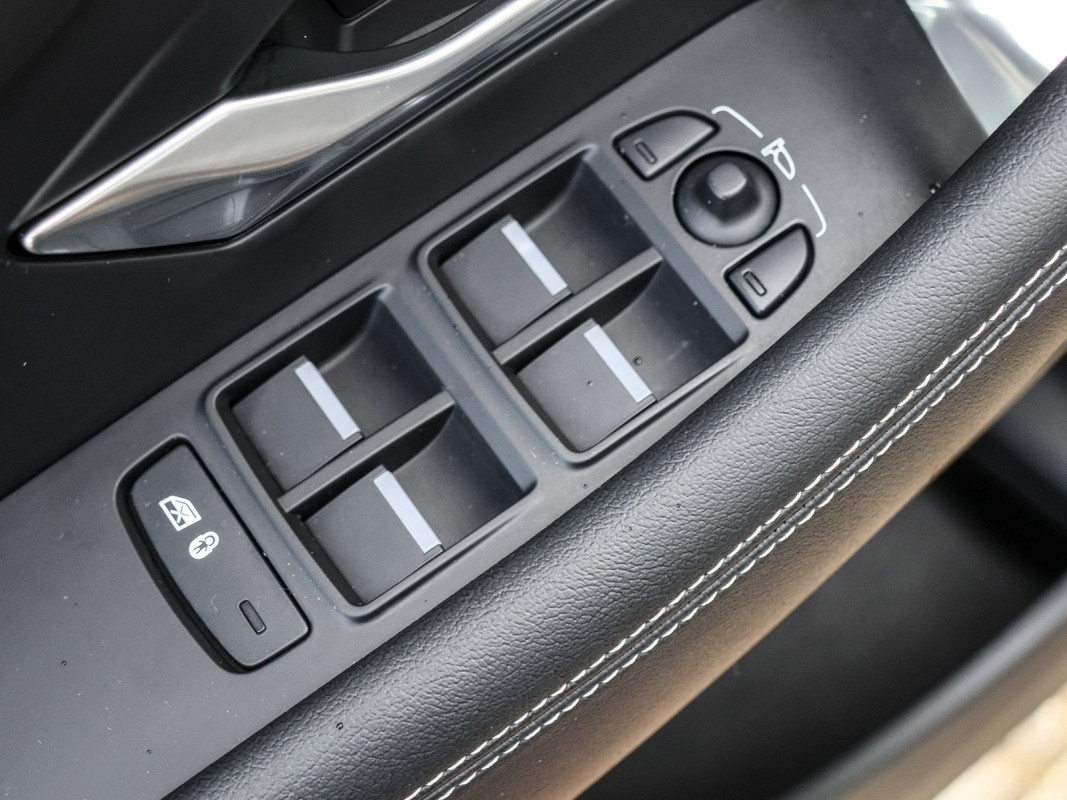 Jaguar E-PACE - SUV/Off-road - Grau - Gebrauchtwagen - Bild 14