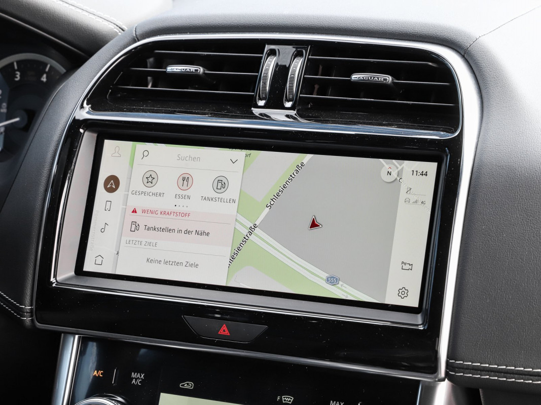 Jaguar XE P250 - Limousine - Grau - Gebrauchtwagen - Bild 7