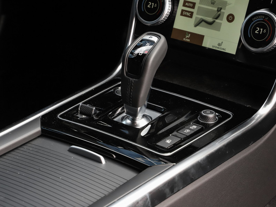 Jaguar XE P250 - Limousine - Grau - Gebrauchtwagen - Bild 9