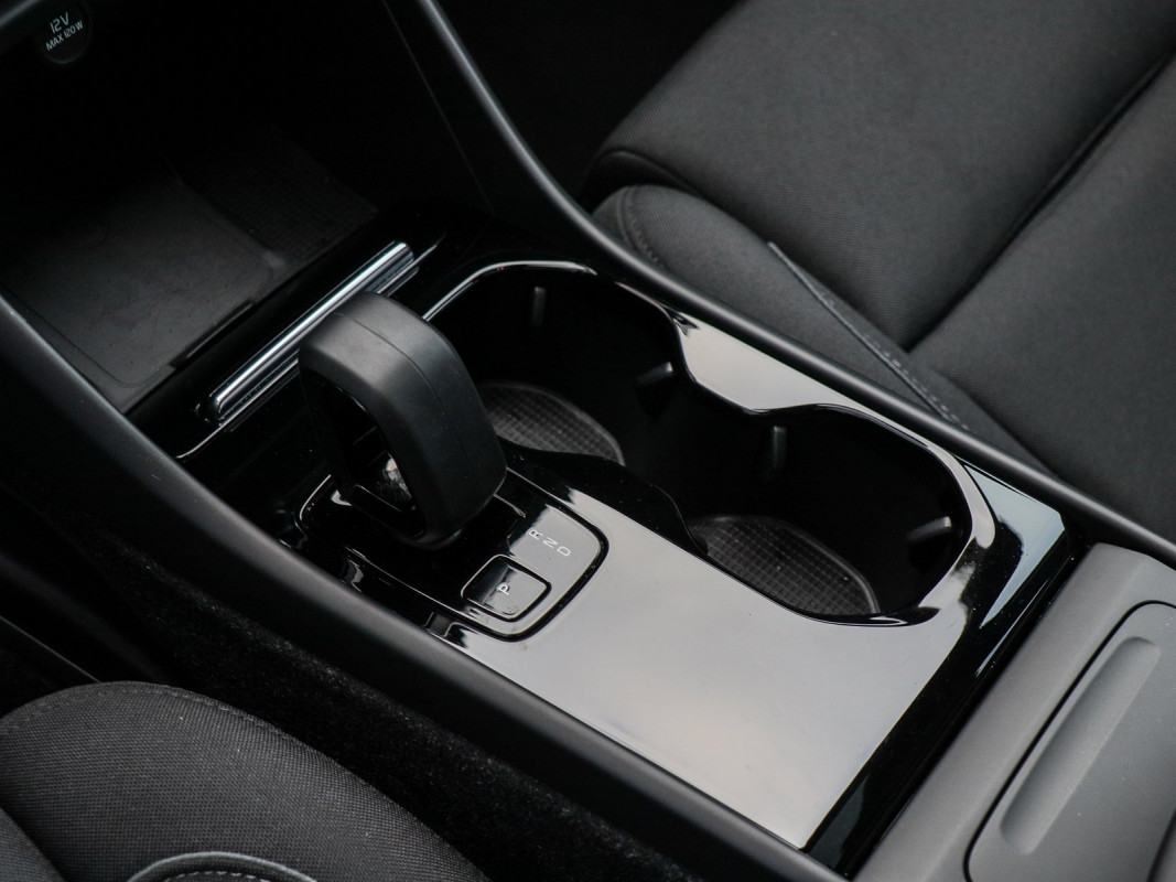 Volvo C40 Core Recharge - SUV/Off-road - Blau - Gebrauchtwagen - Bild 11