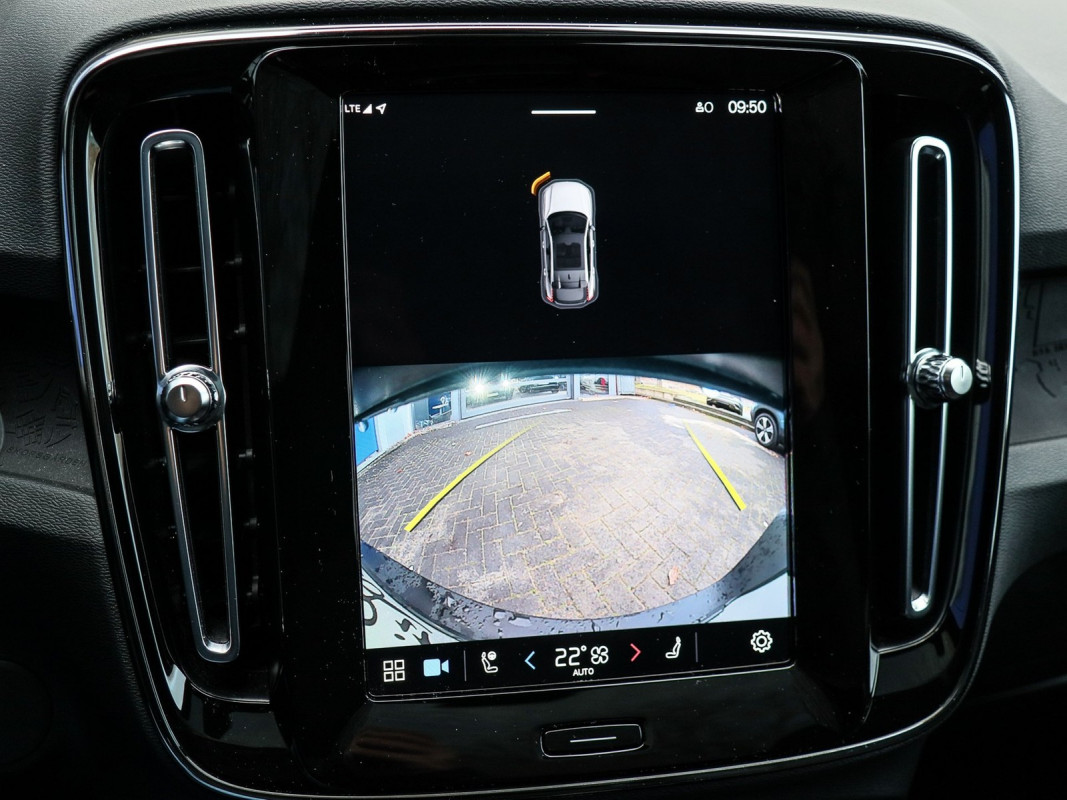 Volvo C40 Core Recharge - SUV/Off-road - Blau - Gebrauchtwagen - Bild 14