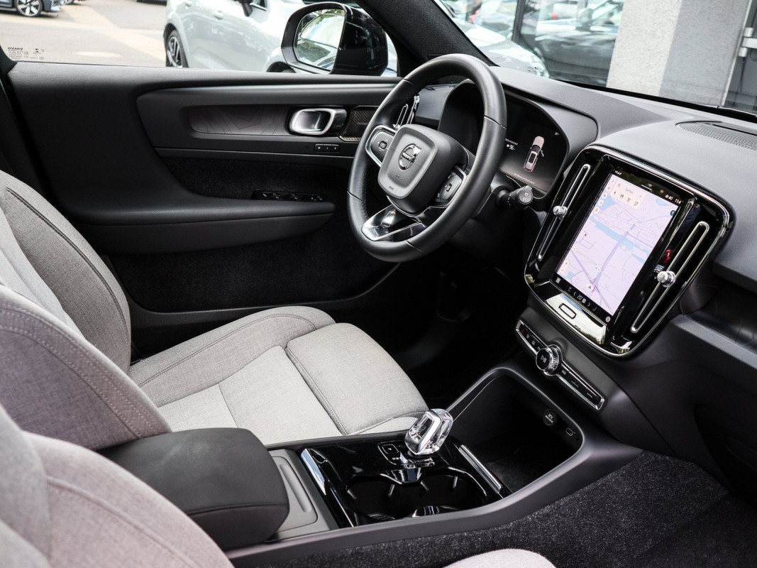 Volvo XC40 Twin Motor AWD - SUV/Off-road - Schwarz - Gebrauchtwagen - Bild 3
