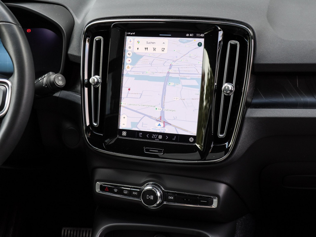 Volvo XC40 Twin Motor AWD - SUV/Off-road - Schwarz - Gebrauchtwagen - Bild 9