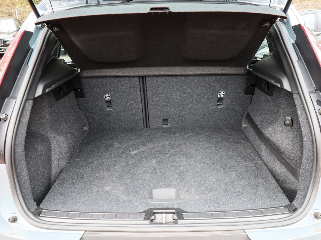 Volvo XC40 T4 - SUV/Off-road - Grau - Gebrauchtwagen - Bild 12