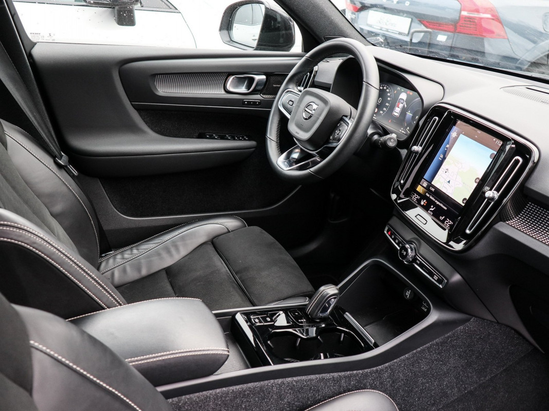 Volvo XC40 T5 - SUV/Off-road - Schwarz - Gebrauchtwagen - Bild 3