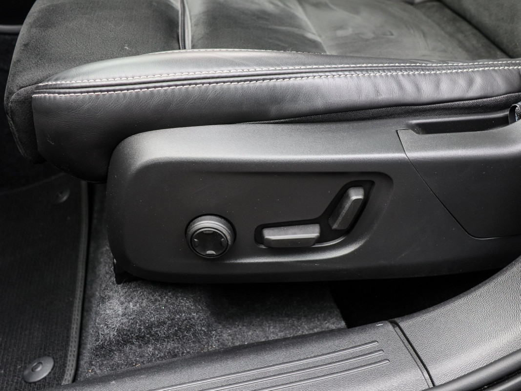 Volvo XC40 T5 - SUV/Off-road - Schwarz - Gebrauchtwagen - Bild 14